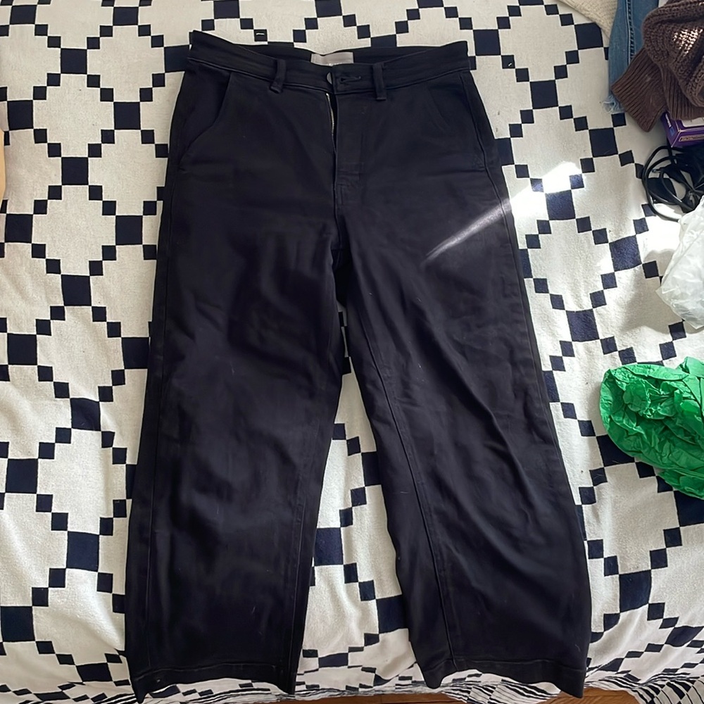 Everlane Straight Leg Crop Pants size 6 in black.